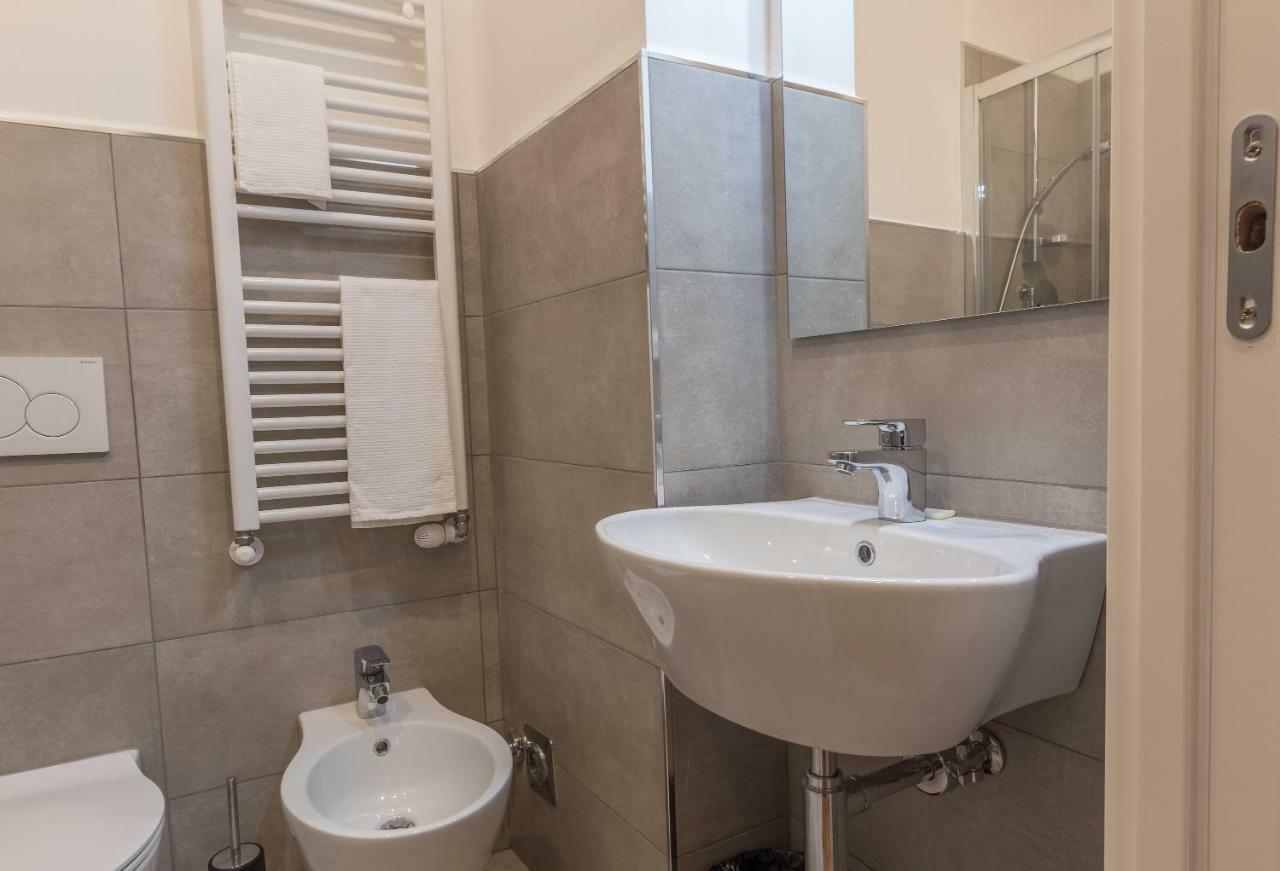 Realkasa Towers Flat Apartment Bologna Bagian luar foto