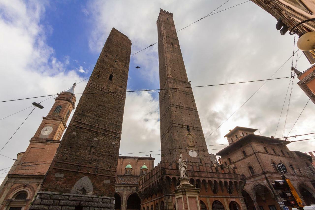 Realkasa Towers Flat Apartment Bologna Bagian luar foto